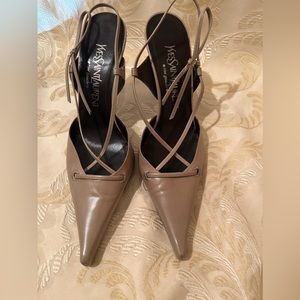 Yves Saint Laurent heel size 37.5 Tan/ light brown color. Sling back.